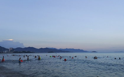 拓展训练_海边自由活动